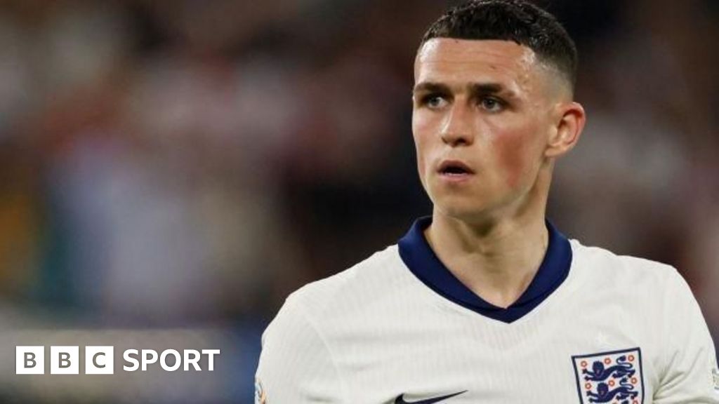 Phil Foden: What did pundits and fans think about his England performance against Serbia?